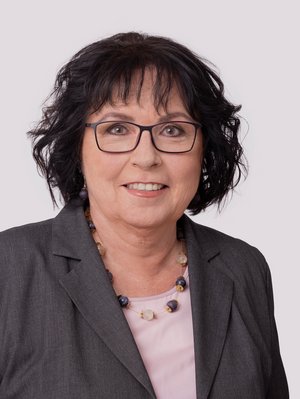 Portrait von Bezirksrätin Dr. Ute Salzner