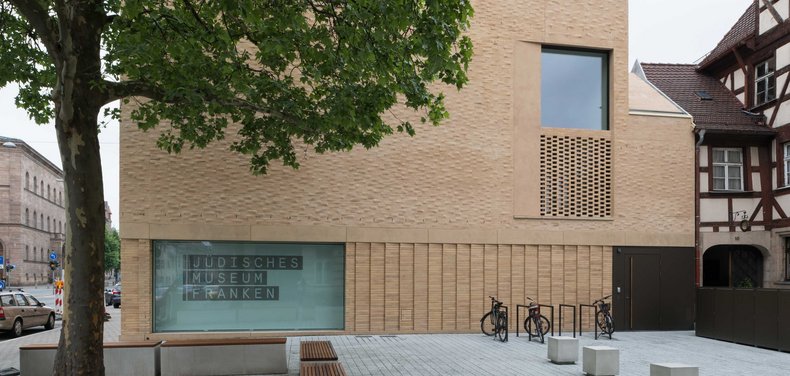 Das Gebäude des Jüdischen Museums von außen.
