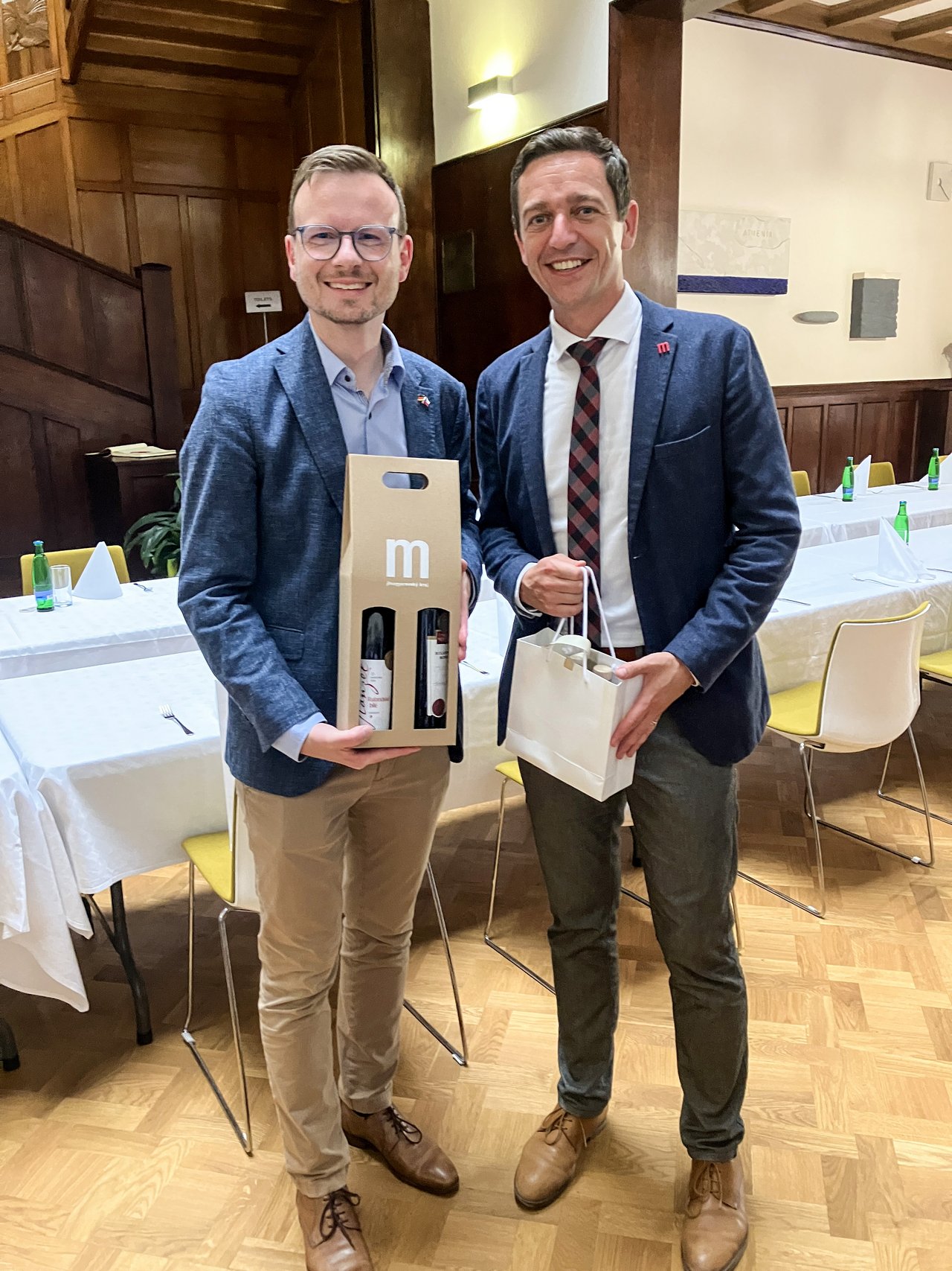 Bezirkstagspräsident Peter Daniel Forster und der Kreishauptmann der Region Südmähren Jan Grolich in der Villa Löw-Beer.