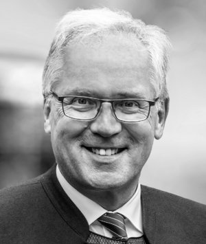 Portrait von Altbezirkstagspräsident Richard Bartsch