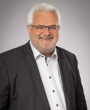 Portrait von Bezirksrat Walter Schnell