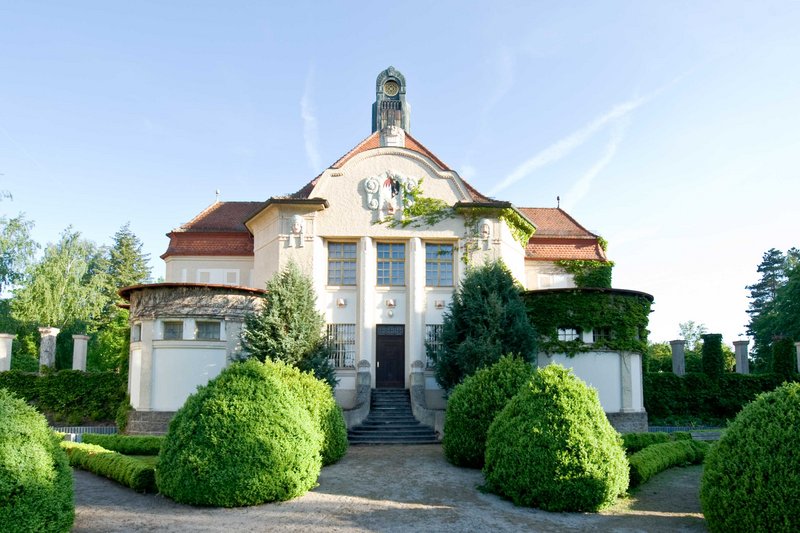 Außenansicht des Festsaals der Bezirkskliniken