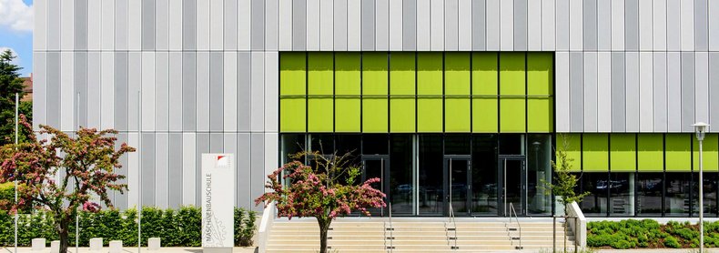 Außenaufnahme der Maschinenbauschule Ansbach