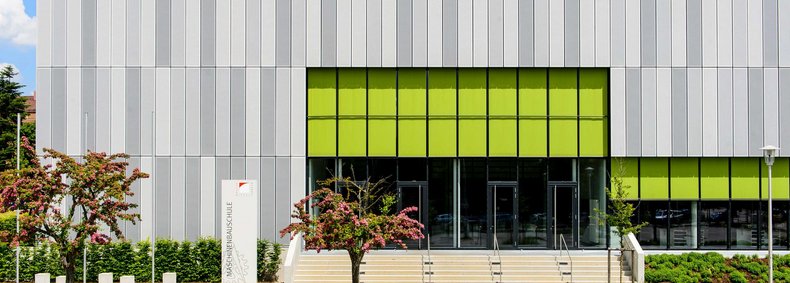 Außenaufnahme der Maschinenbauschule Ansbach